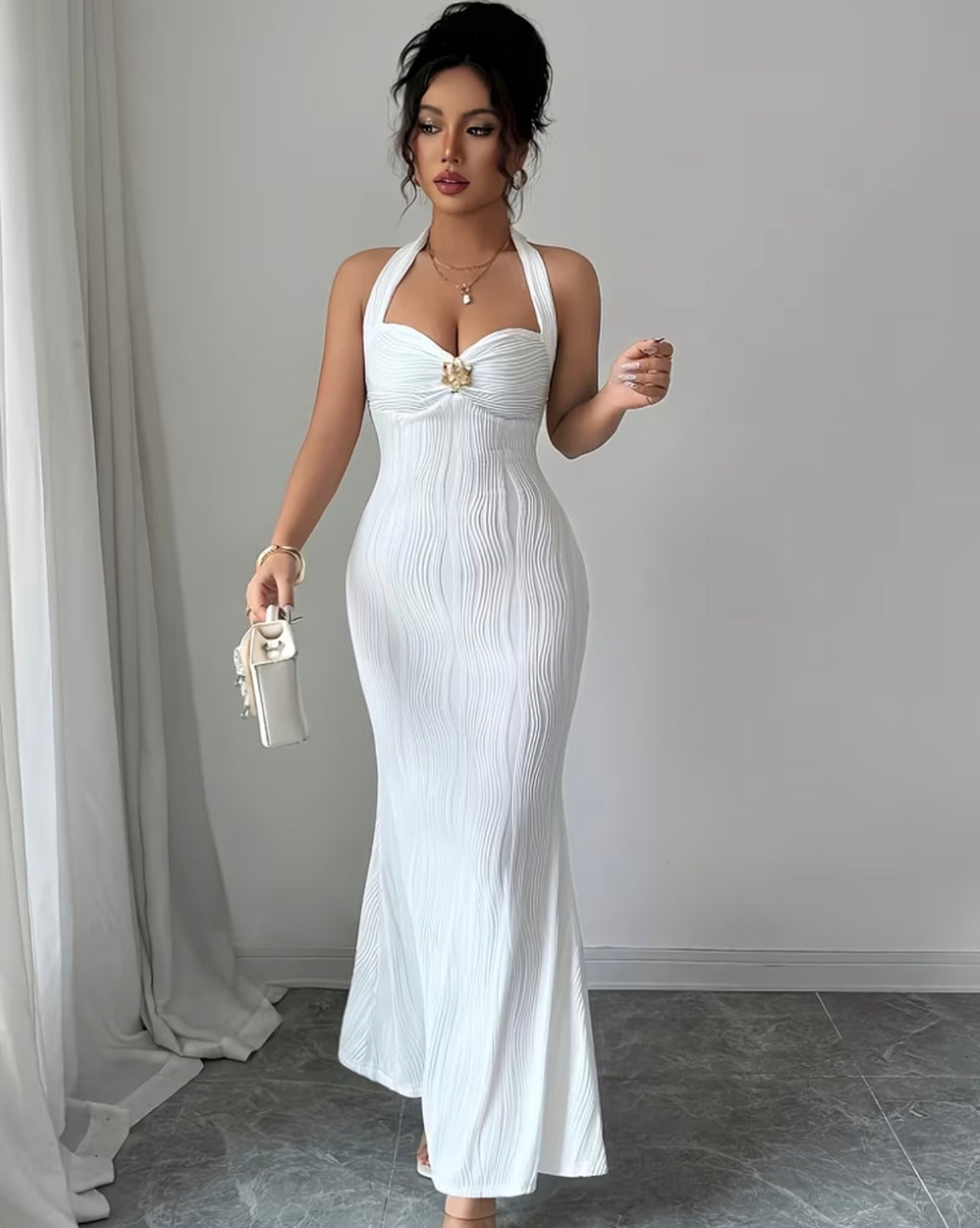 Elegant Ruched Halter Maxi Dress – Timeless Glamour & Sophisticated Style